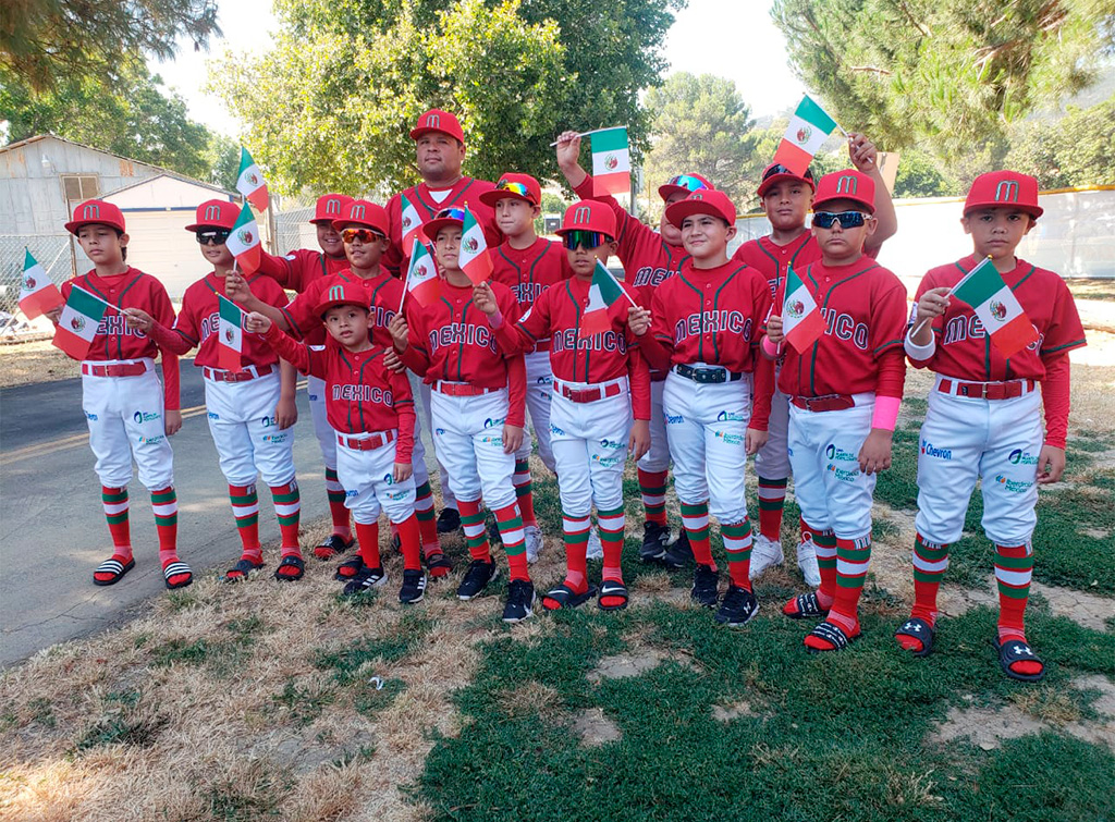 Equipo de béisbol infantil apoyado por Iberdrola México para cubrir gastos de transporte del equipo y su cuerpo técnico.