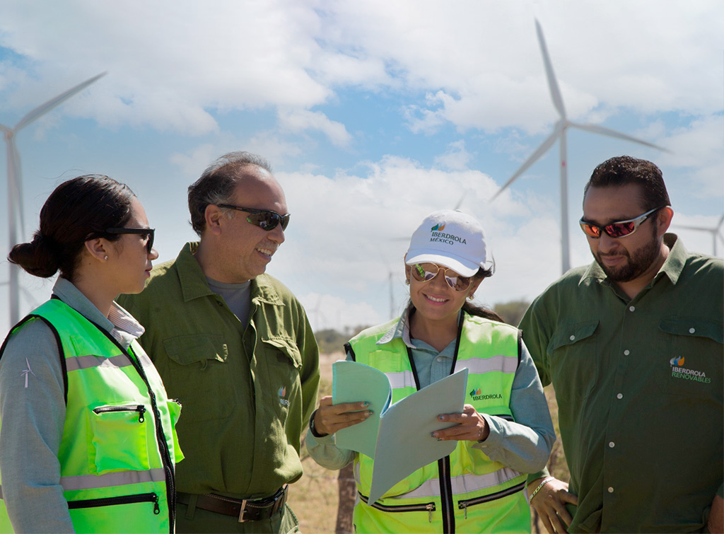 Colaboradores de Iberdrola México que muestran la diversidad e inclusión.