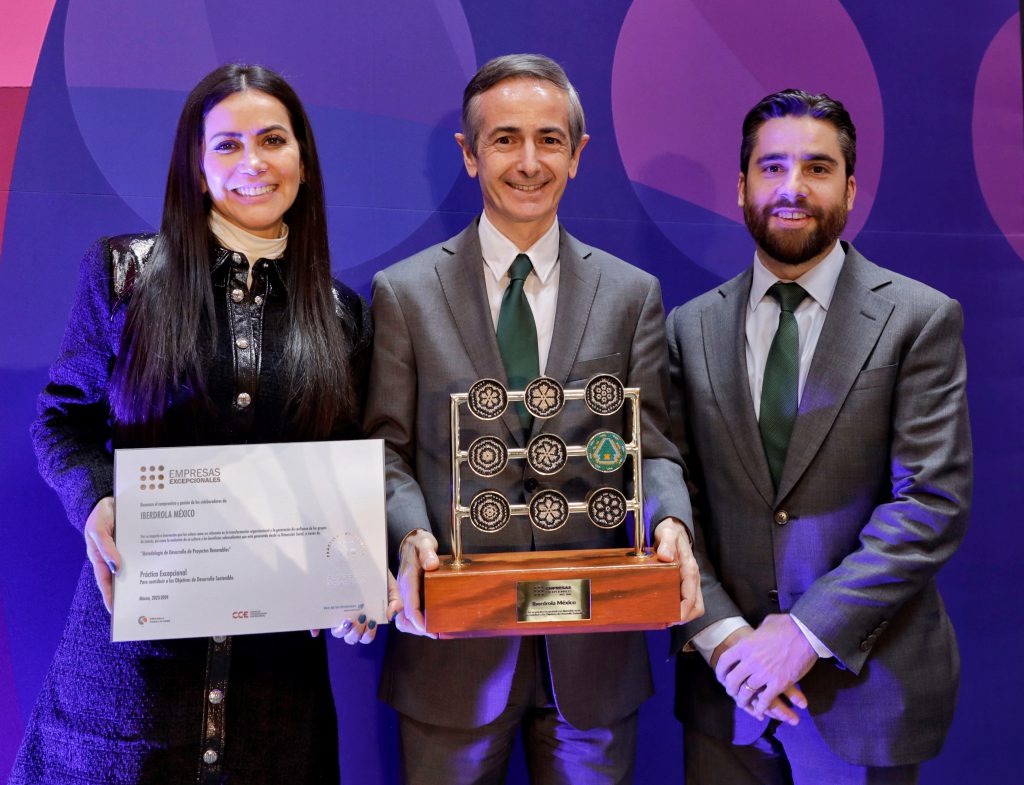 El Consejo Coordinador Empresarial, junto con el Instituto para el Fomento a la Calidad y Voz de las Empresas, otorgó a Iberdrola México el reconocimiento Empresas Excepcionales.